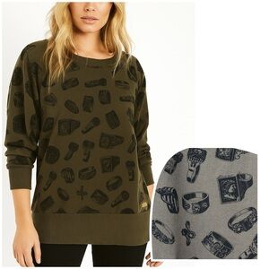GENTLE FAWN | Green Unique Novelty Ring Print Sweater (S-M)